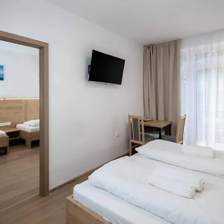 Zuzana Πανσιόν 3*