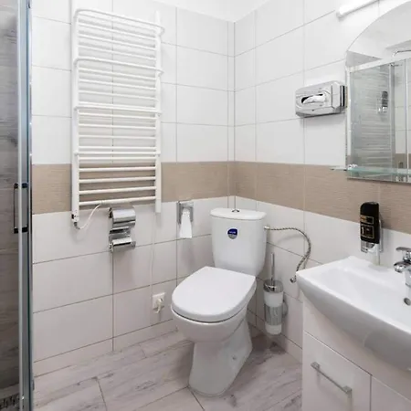 Zuzana Πανσιόν